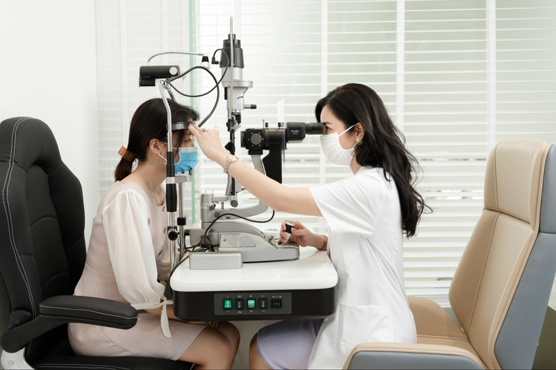 Thăm khám tại Mắt Đông Đô để được tư vấn chi tiết về bệnh viêm kết mạc mãn tính