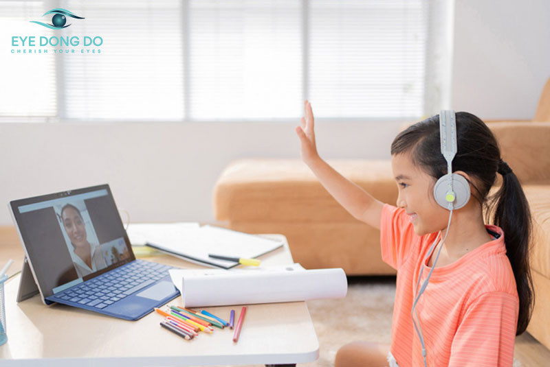 Nên tạo môi trường học tập tốt nhất cho trẻ tránh các bệnh về mắt