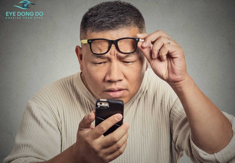 Đục bao sau khiến mắt nhìn mờ
