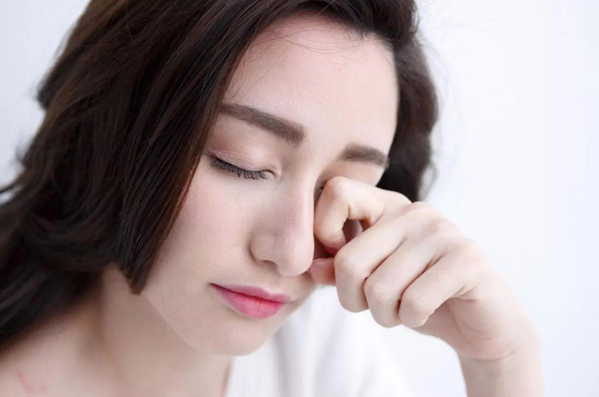 Dị ứng mắt bệnh lý hay gặp trong những ngày thời tiết nắng nóng