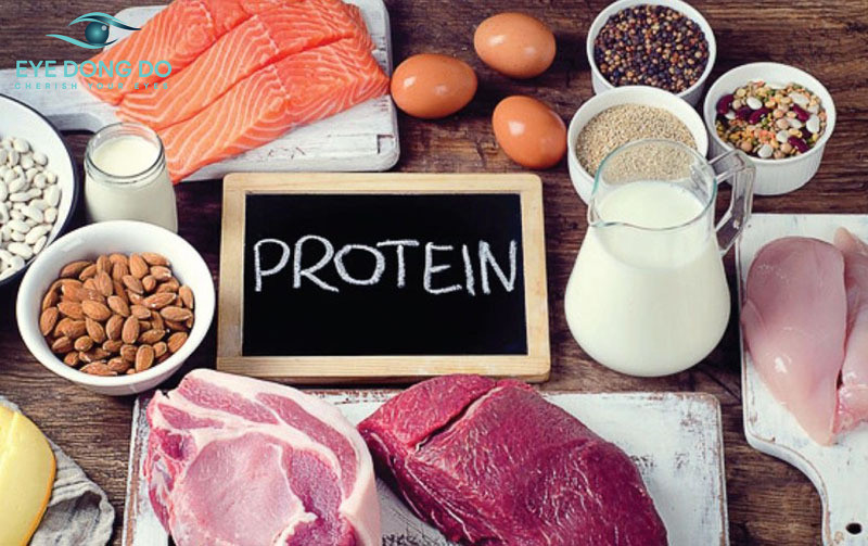 Bổ sung Protein để tăng khả năng phục hồi cho mắt sau mổ cườm mắt